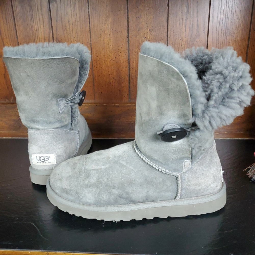 UGG AUSTRALIA 5803 BAILEY BUTTON TWINFACE